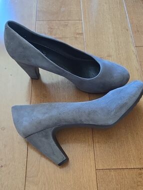 Easy Spirit pumps, size 8